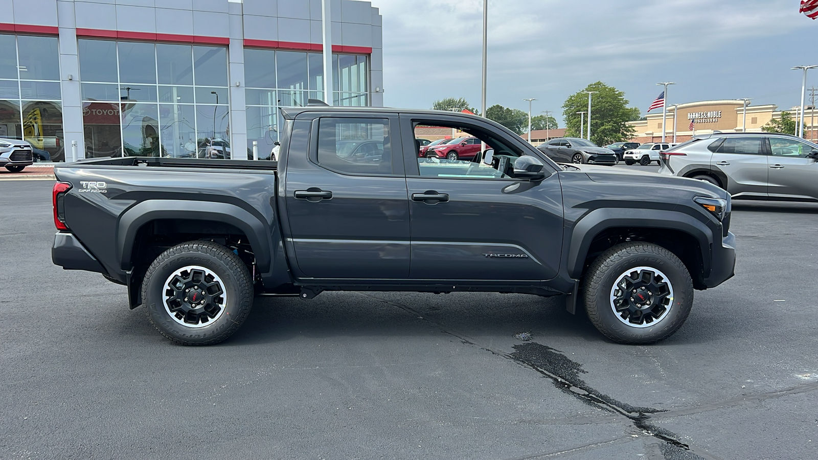 2024 Toyota Tacoma TRD Off-Road 2