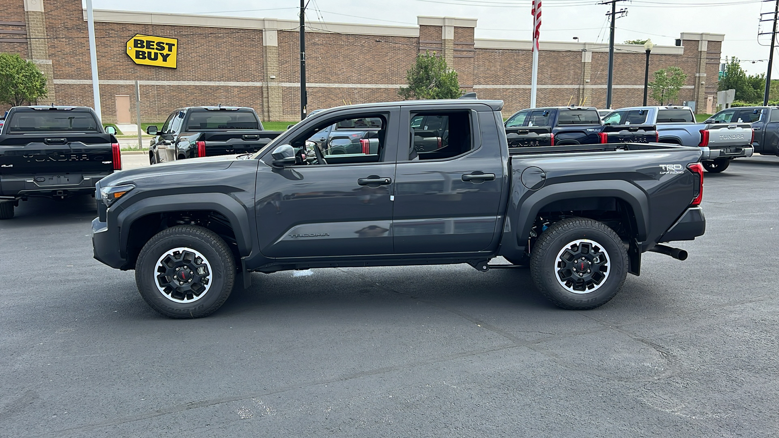 2024 Toyota Tacoma TRD Off-Road 6