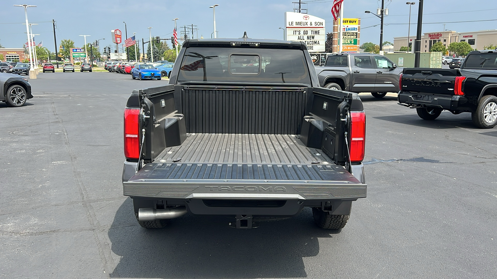 2024 Toyota Tacoma TRD Off-Road 30