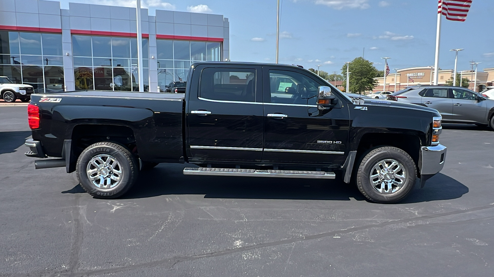 2016 Chevrolet Silverado 3500HD LTZ 2