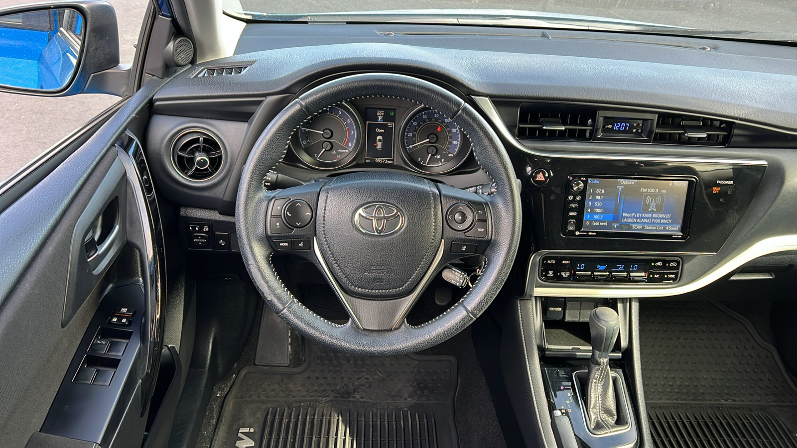 2017 Toyota Corolla iM Base 9