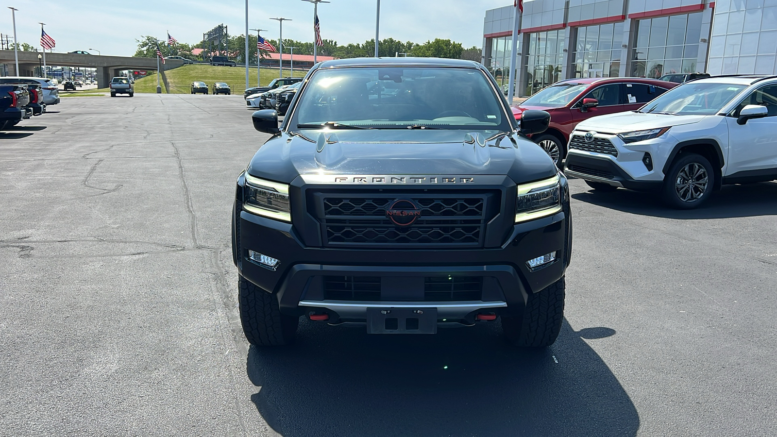 2022 Nissan Frontier PRO-4X 30