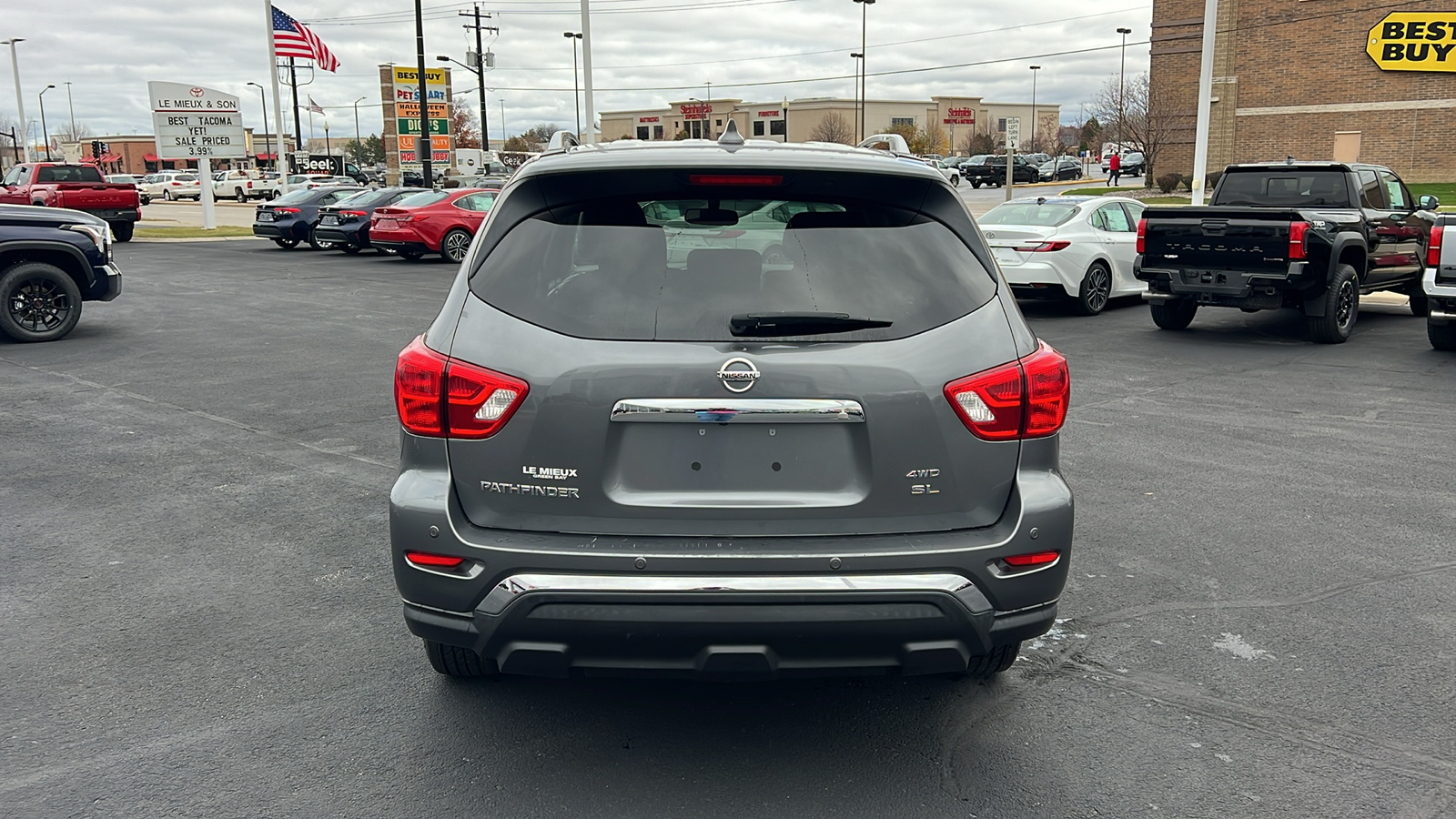 2020 Nissan Pathfinder SL 4