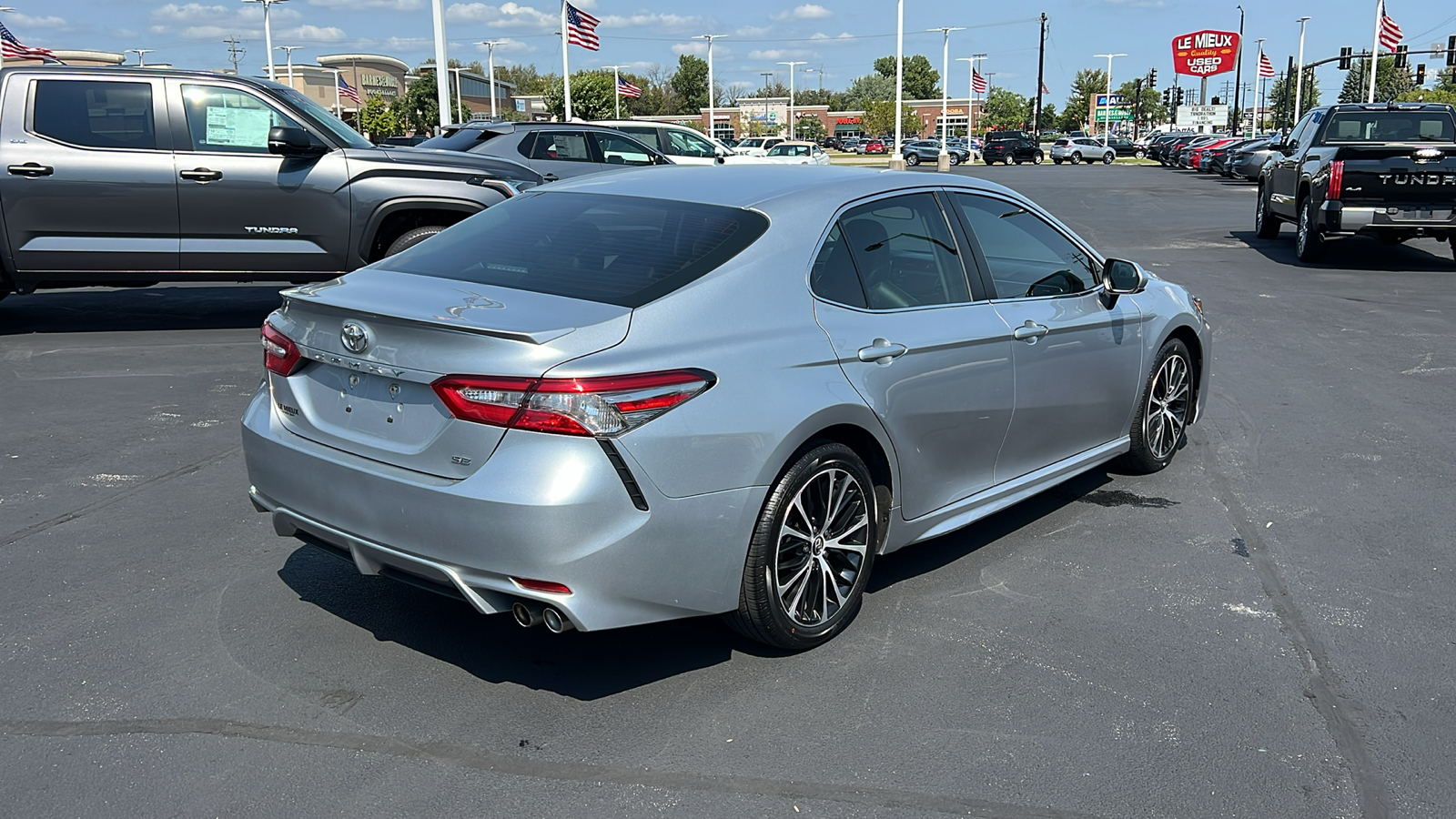 2018 Toyota Camry SE 3