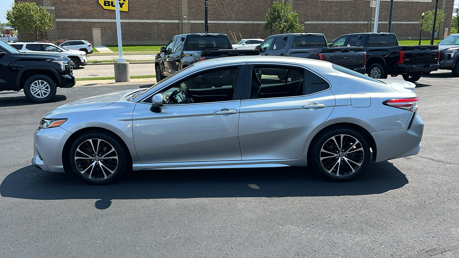 2018 Toyota Camry SE 6