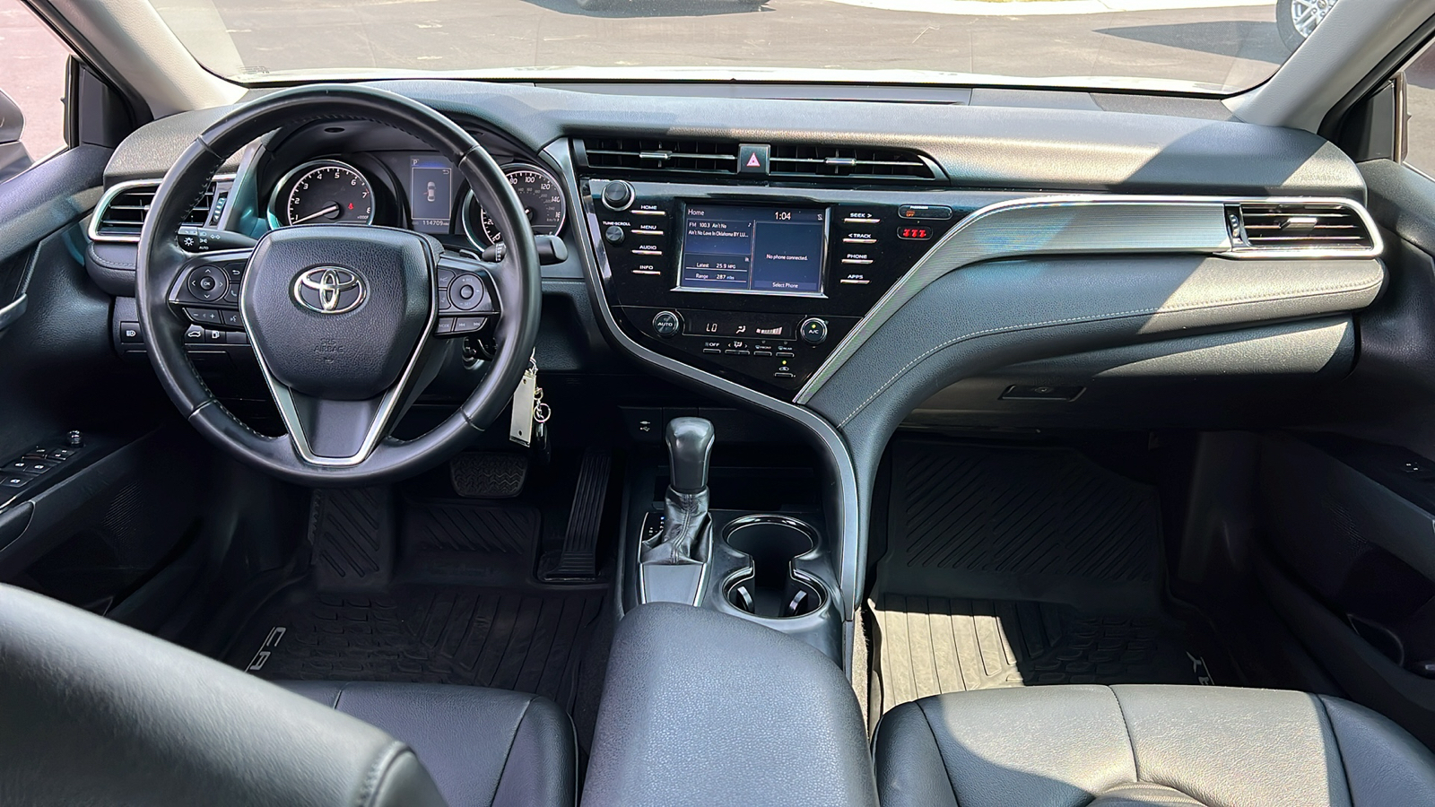 2018 Toyota Camry SE 8