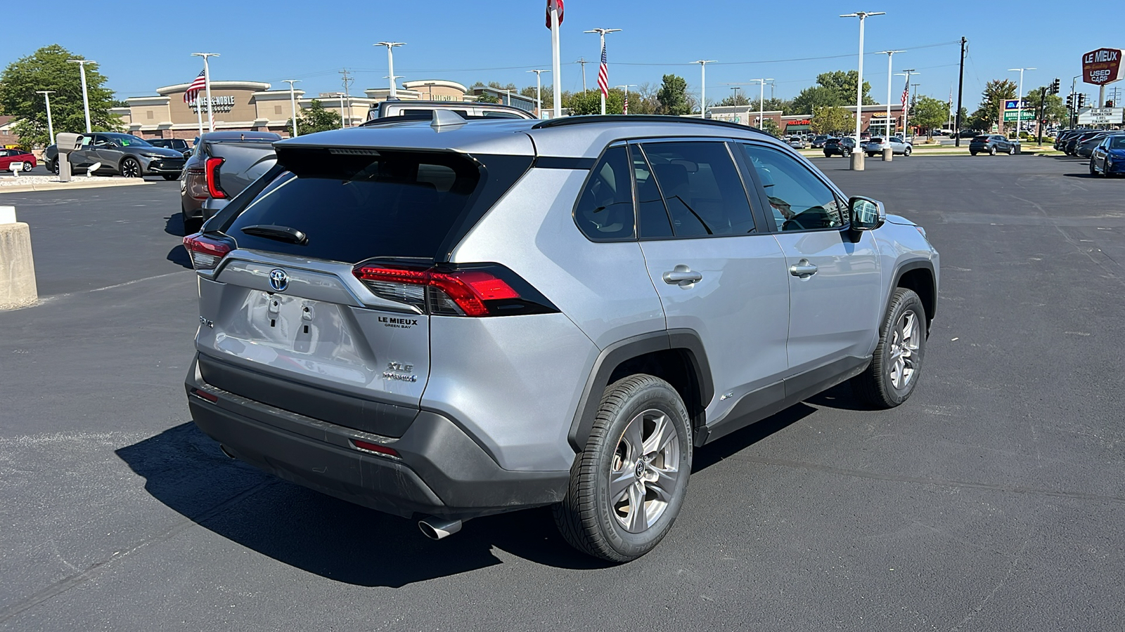 2024 Toyota RAV4 Hybrid XLE 3