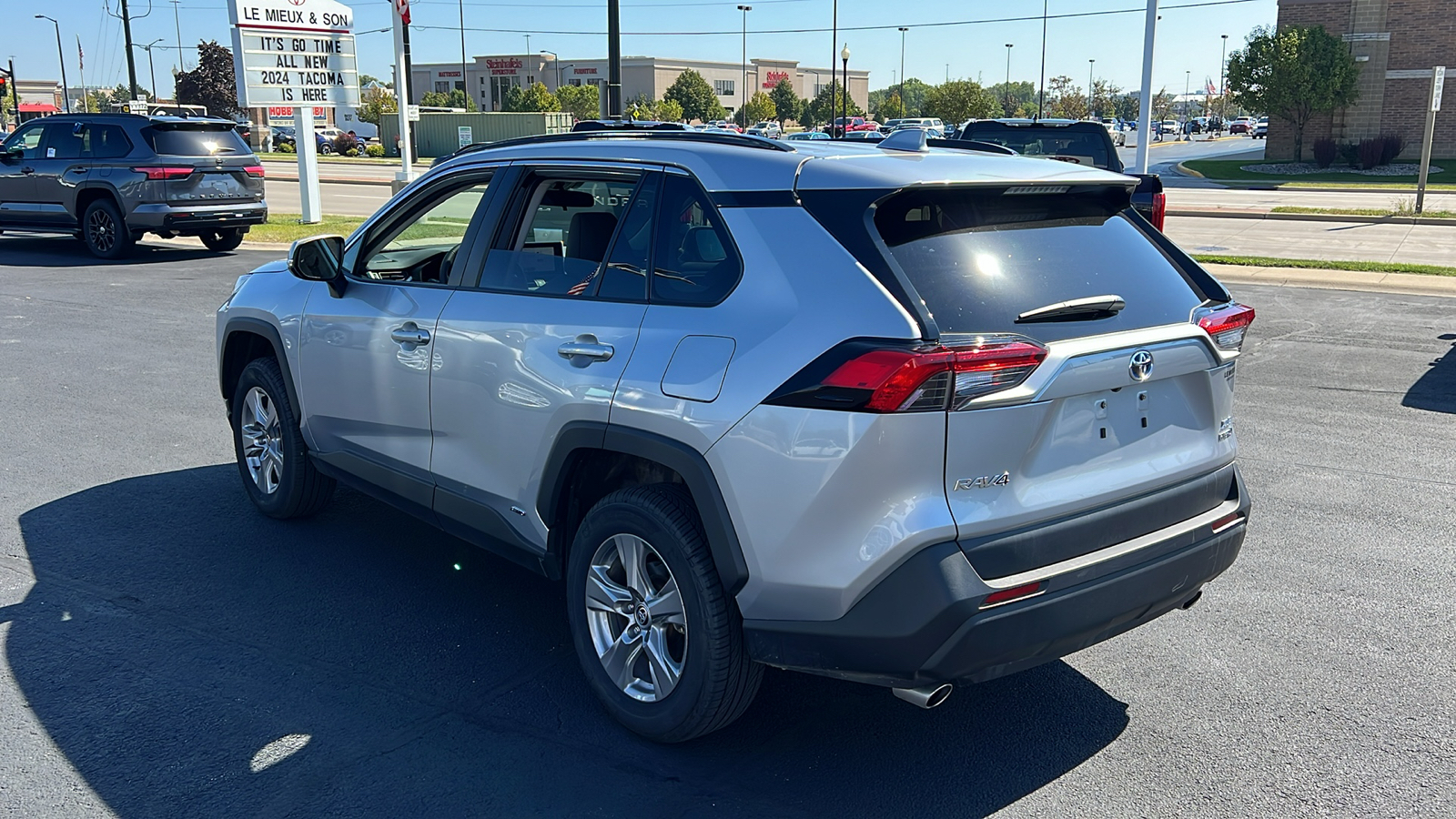 2024 Toyota RAV4 Hybrid XLE 5