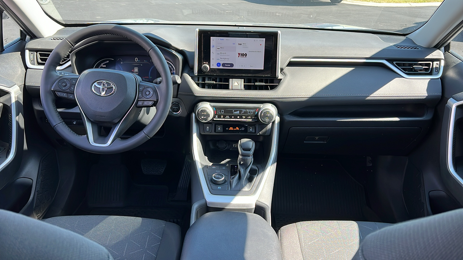 2024 Toyota RAV4 Hybrid XLE 8