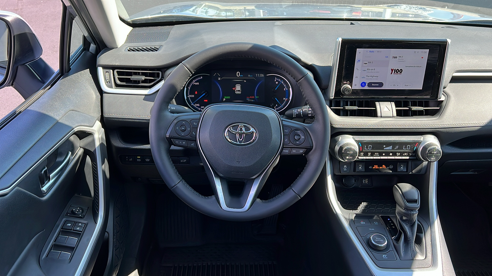 2024 Toyota RAV4 Hybrid XLE 9