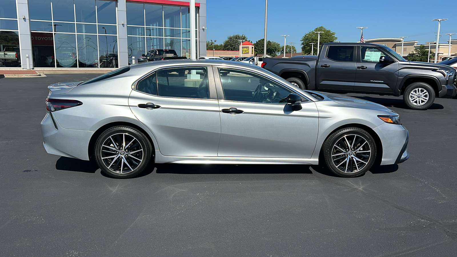 2021 Toyota Camry SE 2