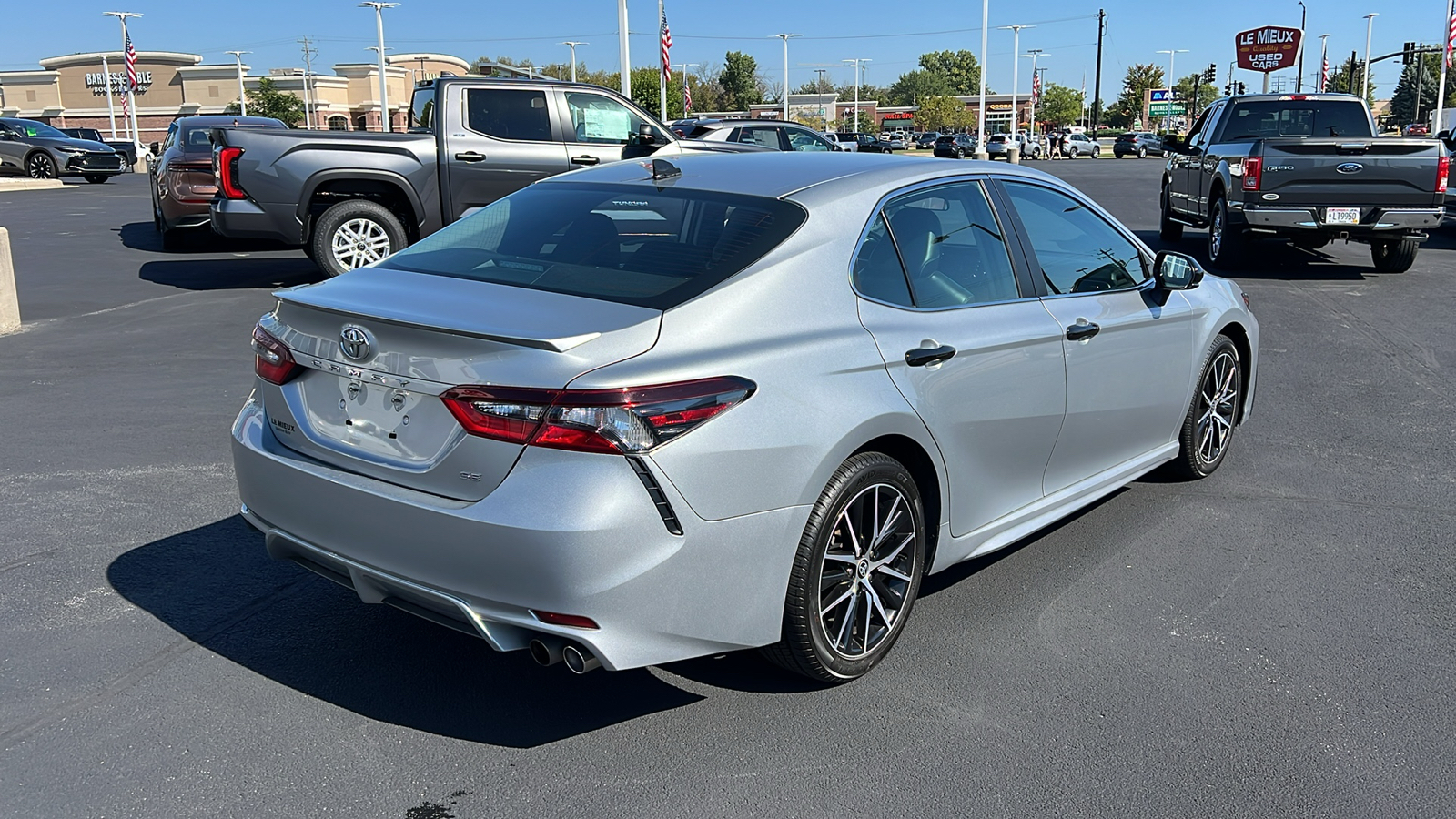 2021 Toyota Camry SE 3