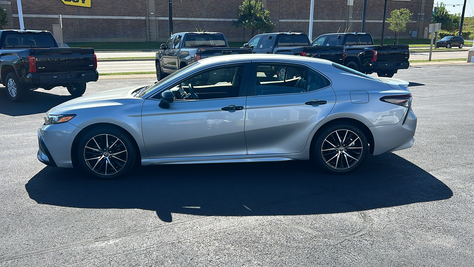 2021 Toyota Camry SE 6