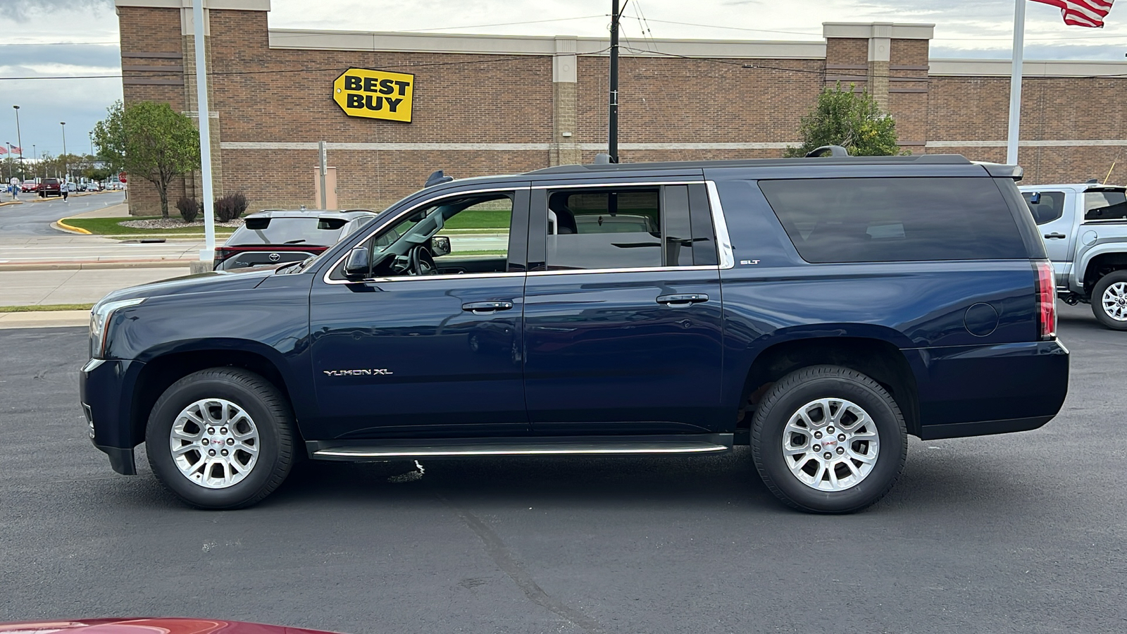 2017 GMC Yukon XL SLT 6