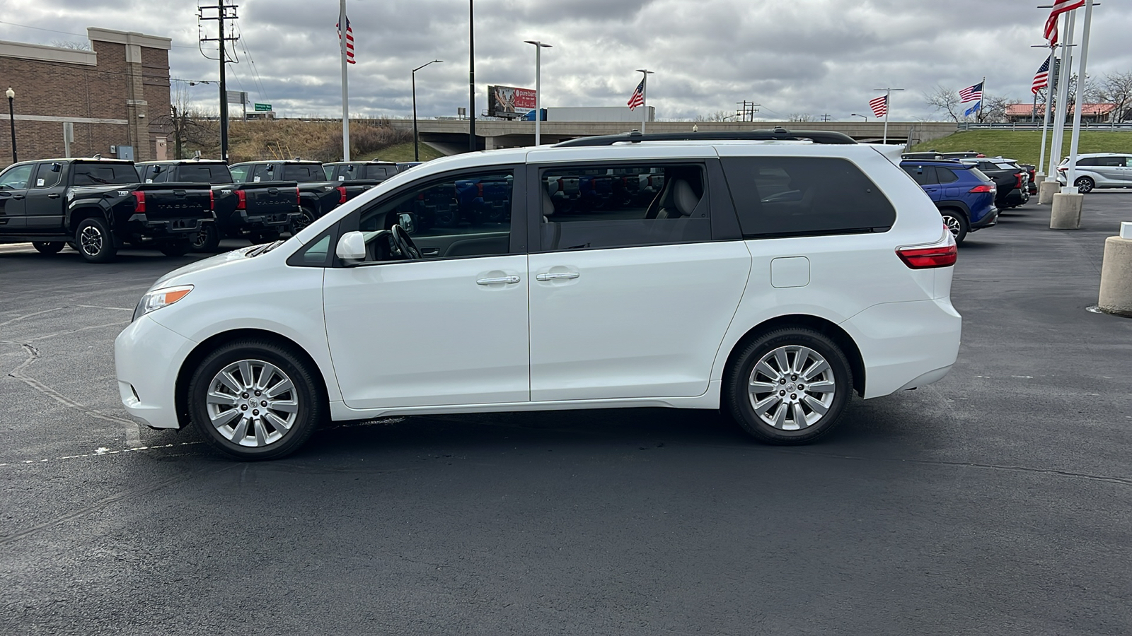 2015 Toyota Sienna XLE Premium 6