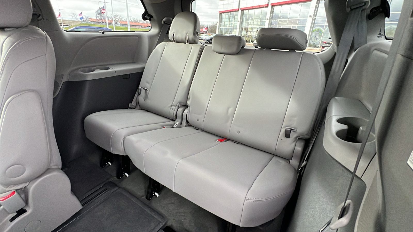 2015 Toyota Sienna XLE Premium 31