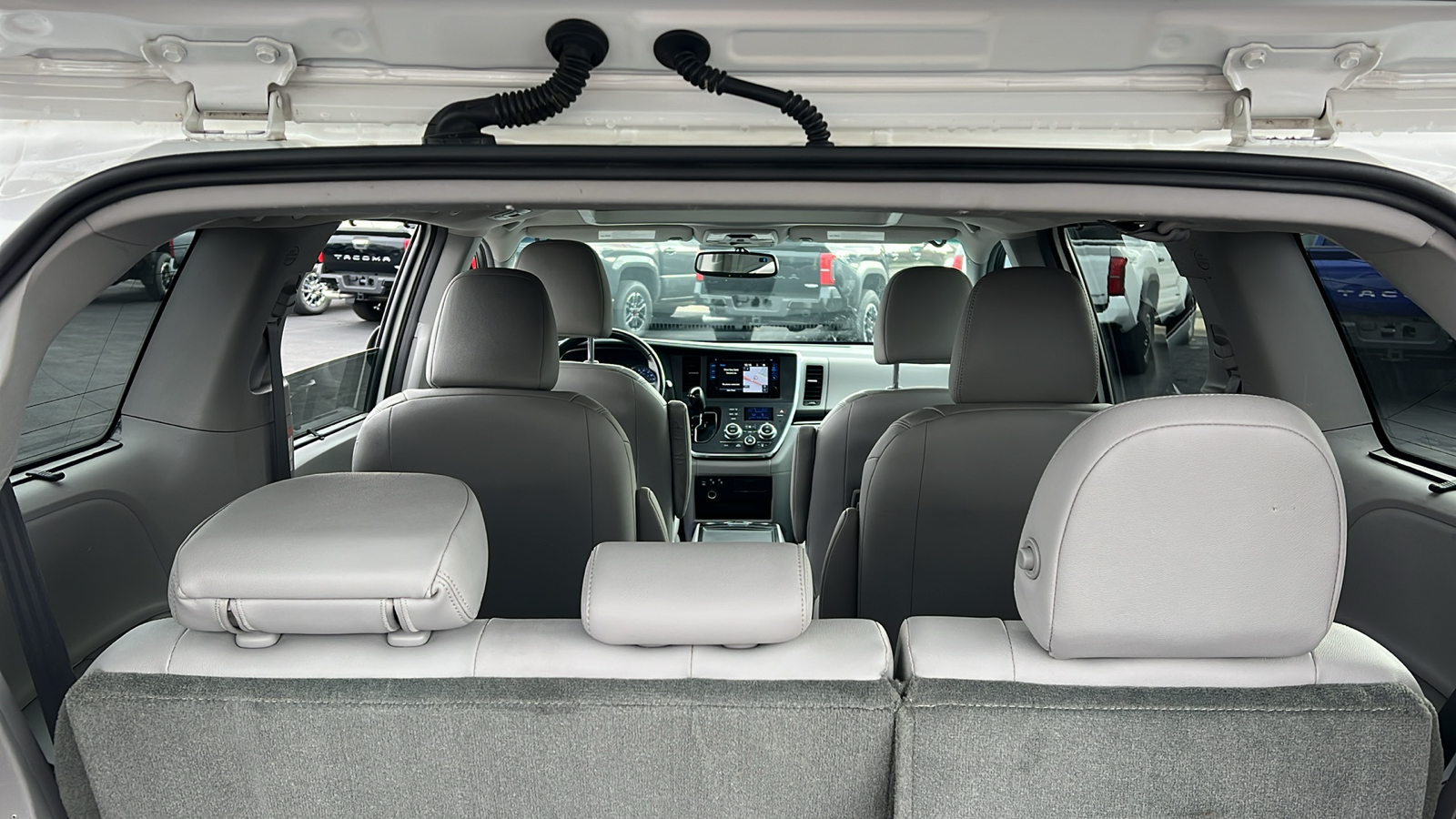 2015 Toyota Sienna XLE Premium 34