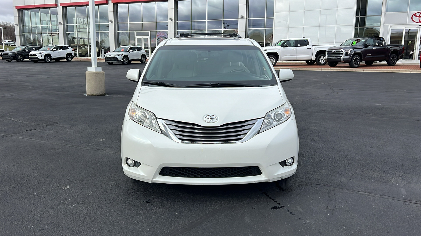 2015 Toyota Sienna XLE Premium 36