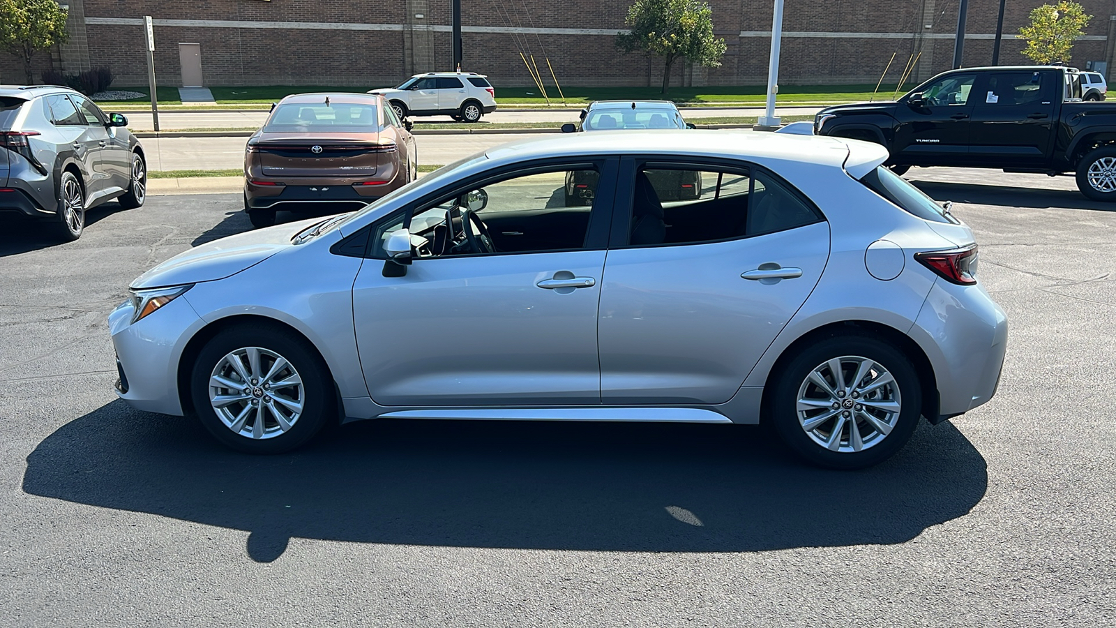 2024 Toyota Corolla Hatchback SE 6