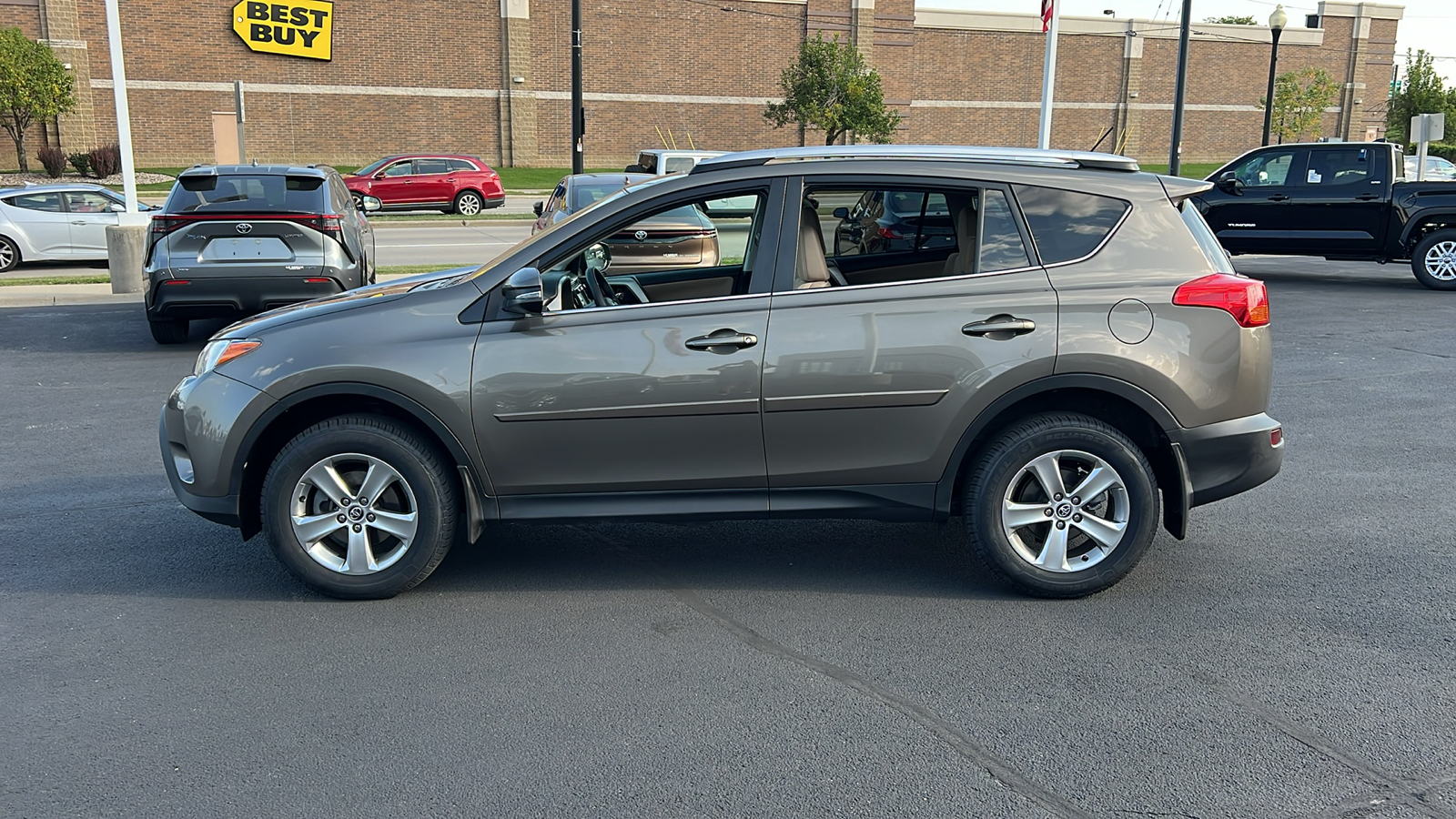 2015 Toyota RAV4  6