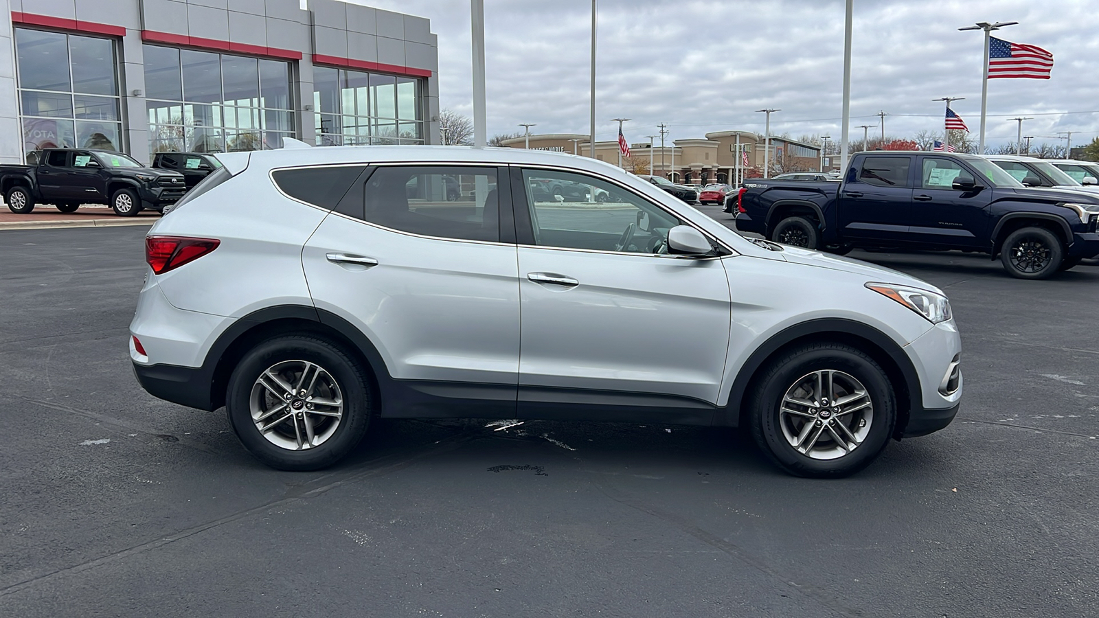 2017 Hyundai Santa Fe Sport 2.4 Base 2