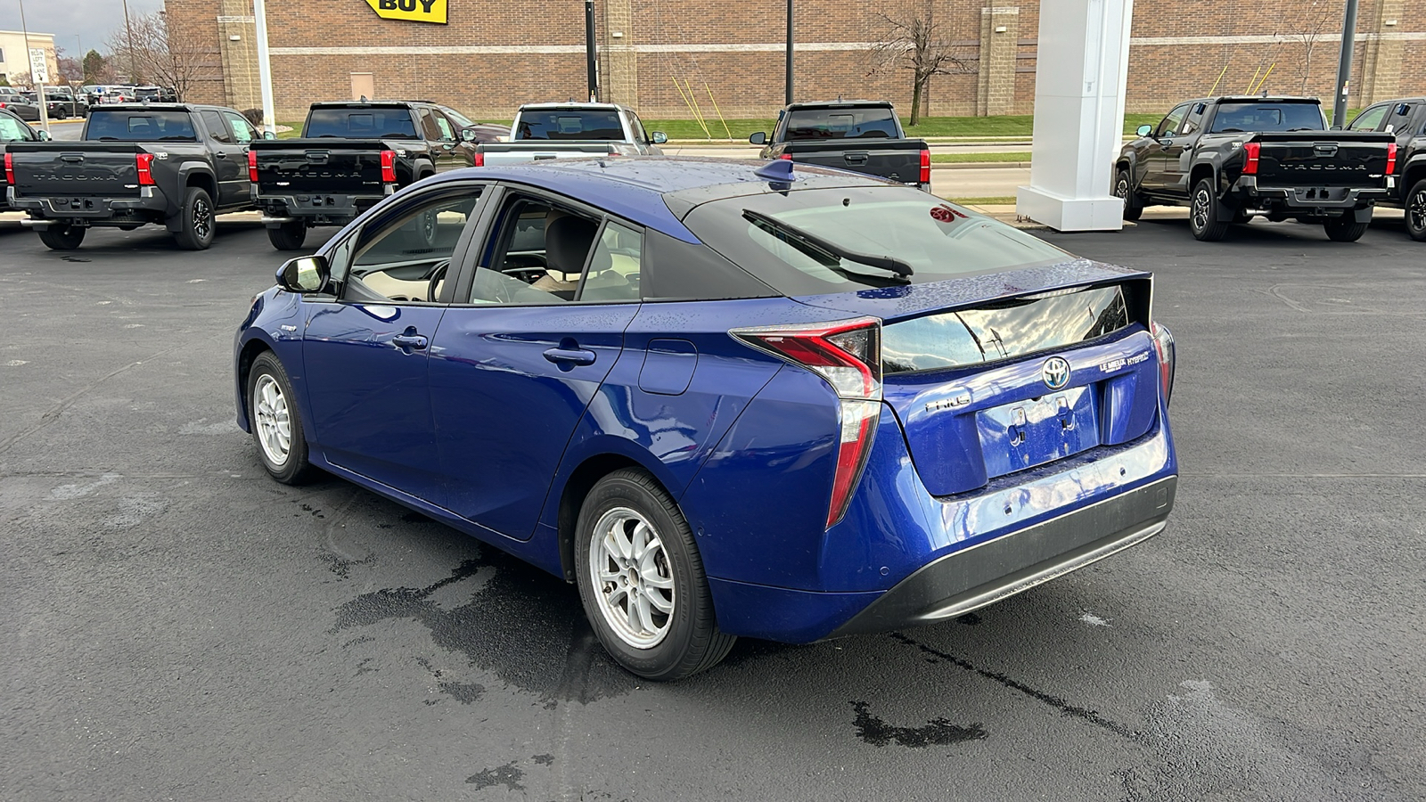 2018 Toyota Prius Three 5