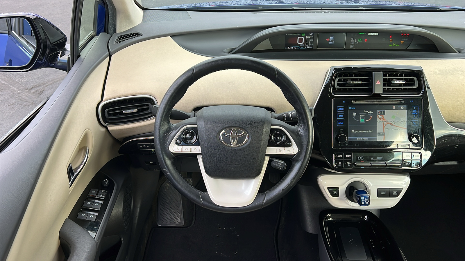 2018 Toyota Prius Three 9