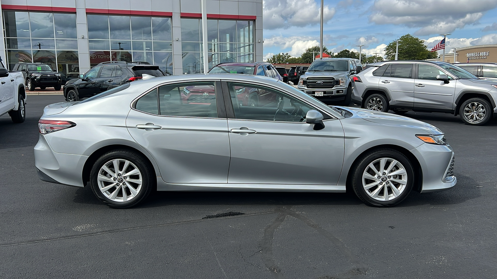 2021 Toyota Camry LE 2