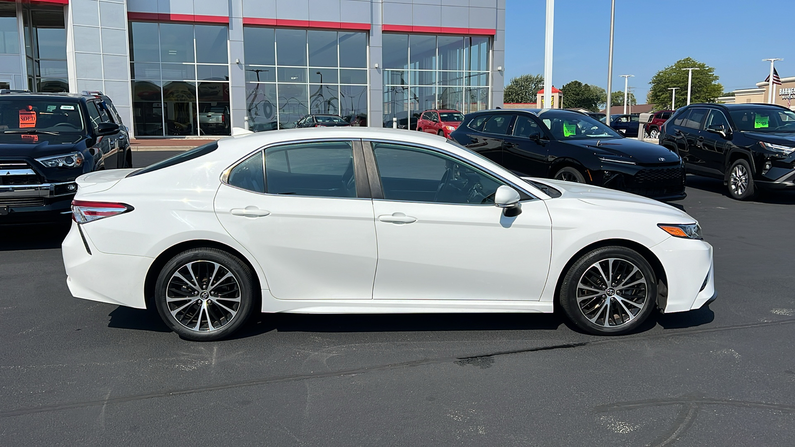 2020 Toyota Camry SE 2