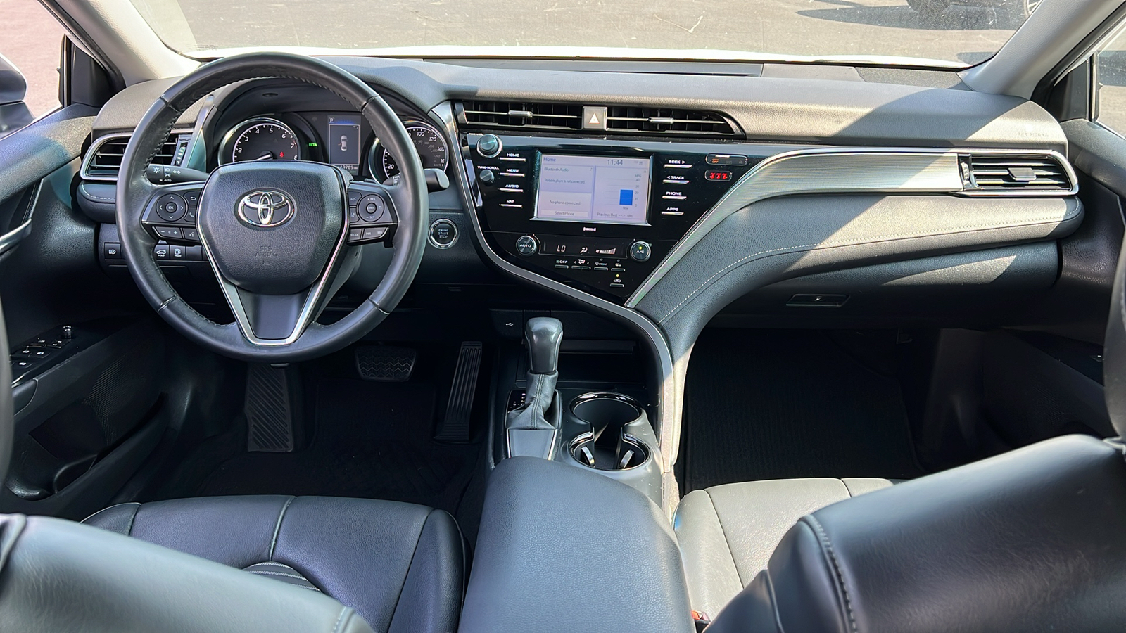 2020 Toyota Camry SE 8