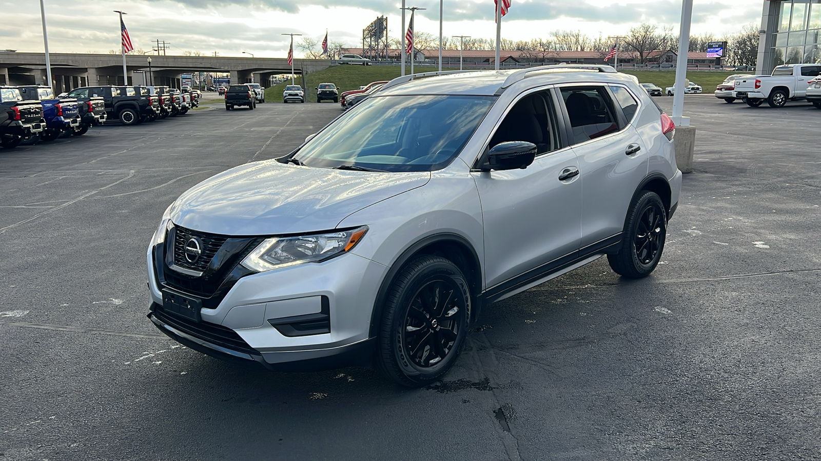 2018 Nissan Rogue SV 7