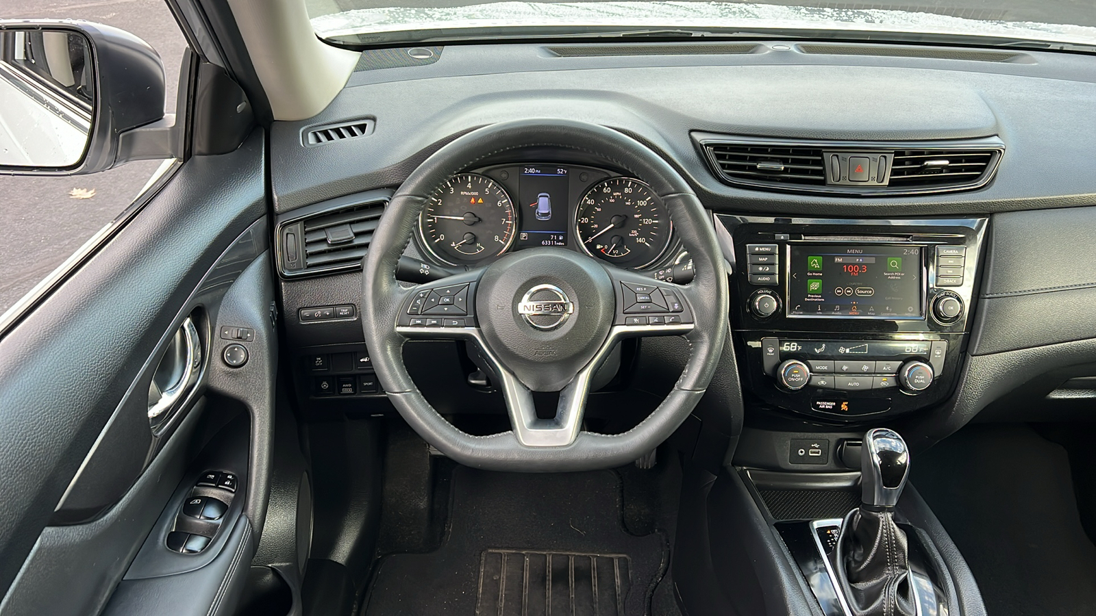 2018 Nissan Rogue SV 9