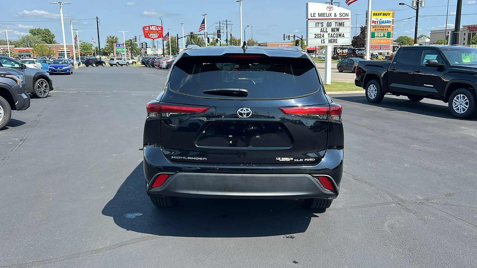 2023 Toyota Highlander XLE 4