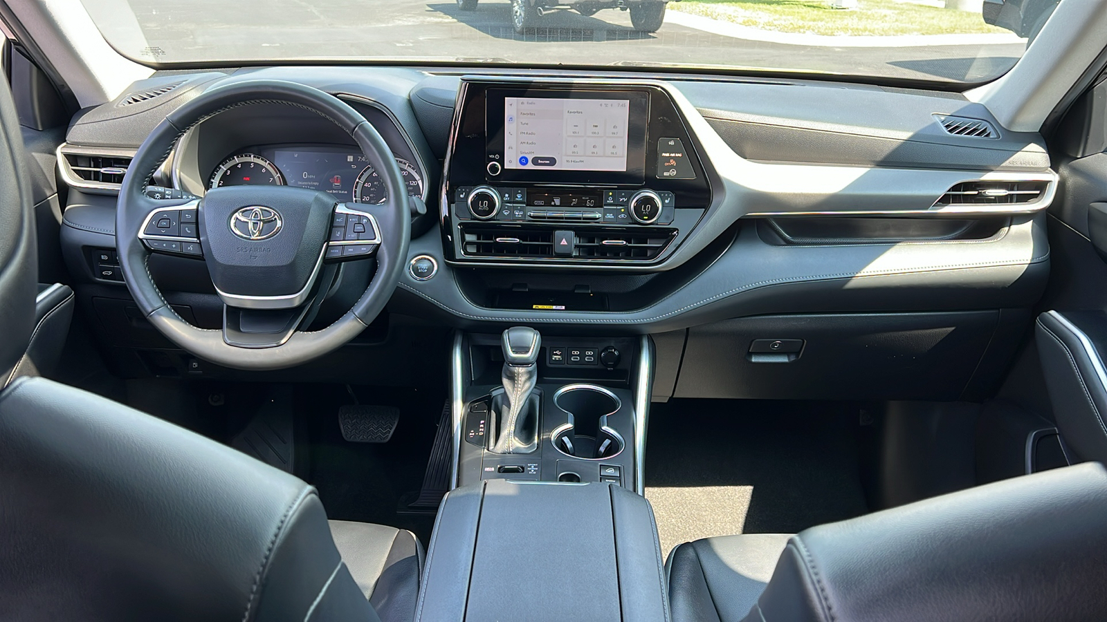 2023 Toyota Highlander XLE 8