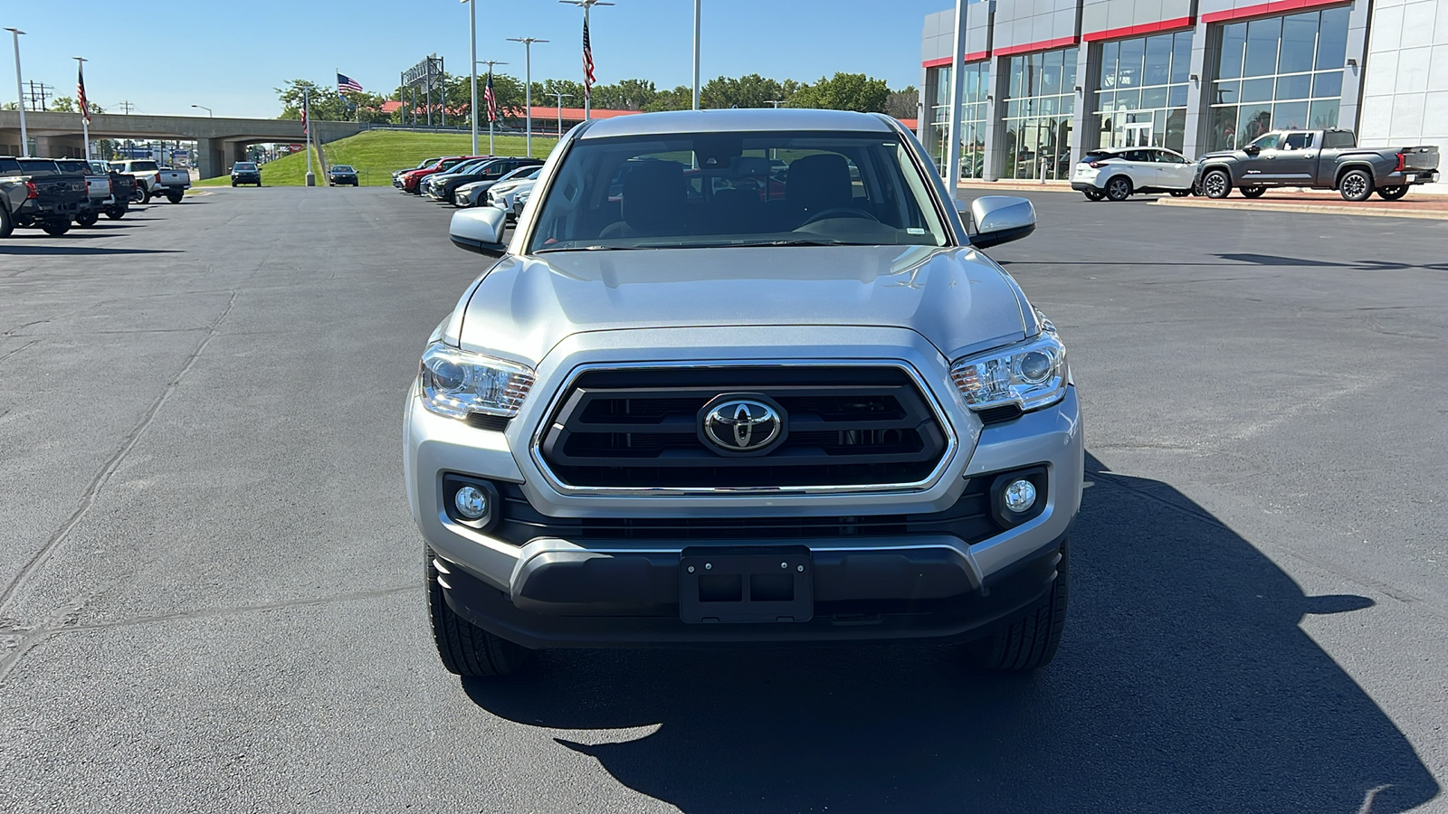 2022 Toyota Tacoma SR5 28