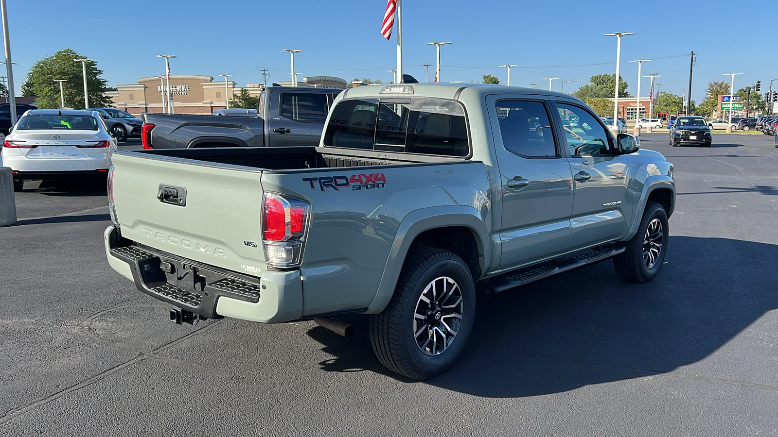 2023 Toyota Tacoma SR5 3