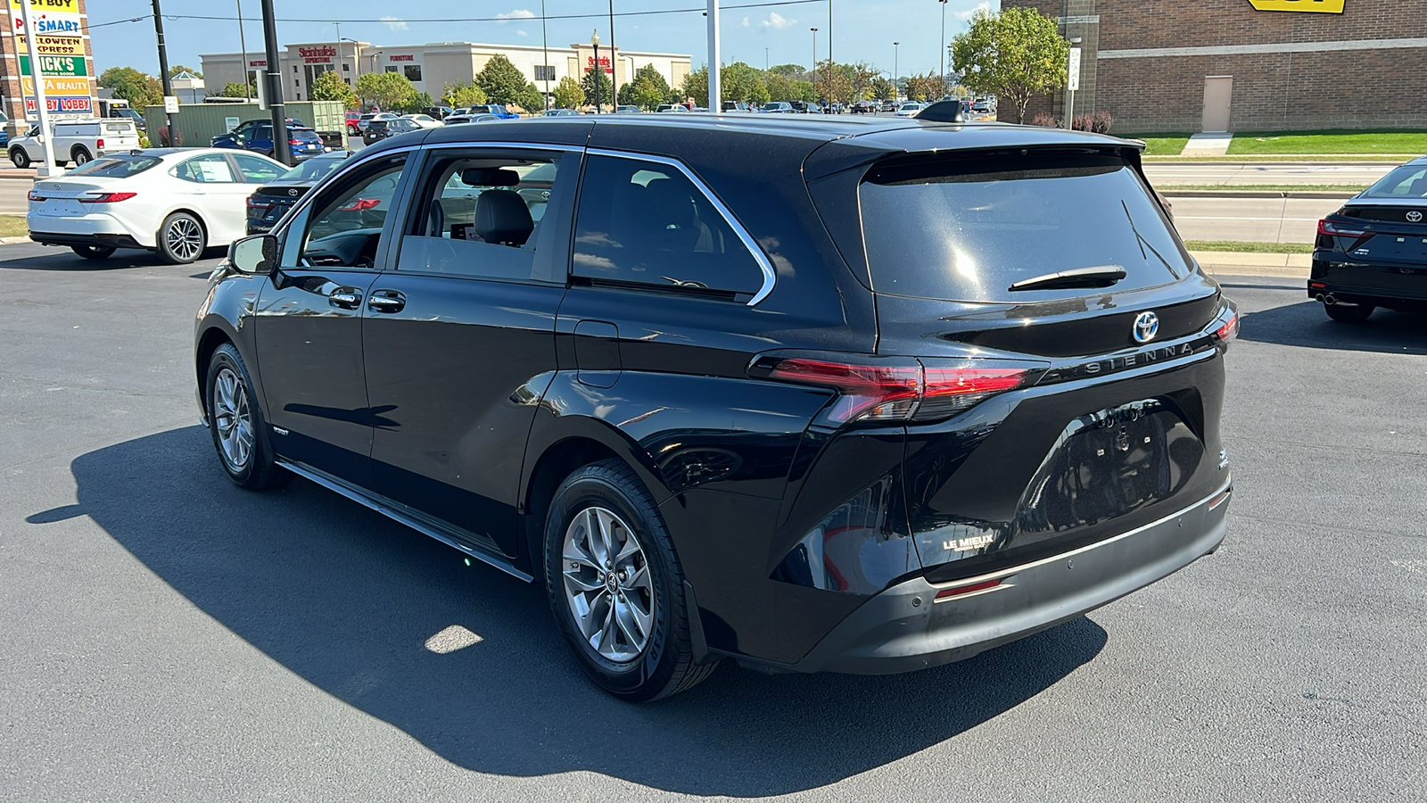 2021 Toyota Sienna XLE 5