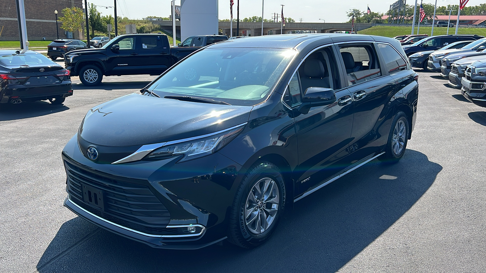 2021 Toyota Sienna XLE 7