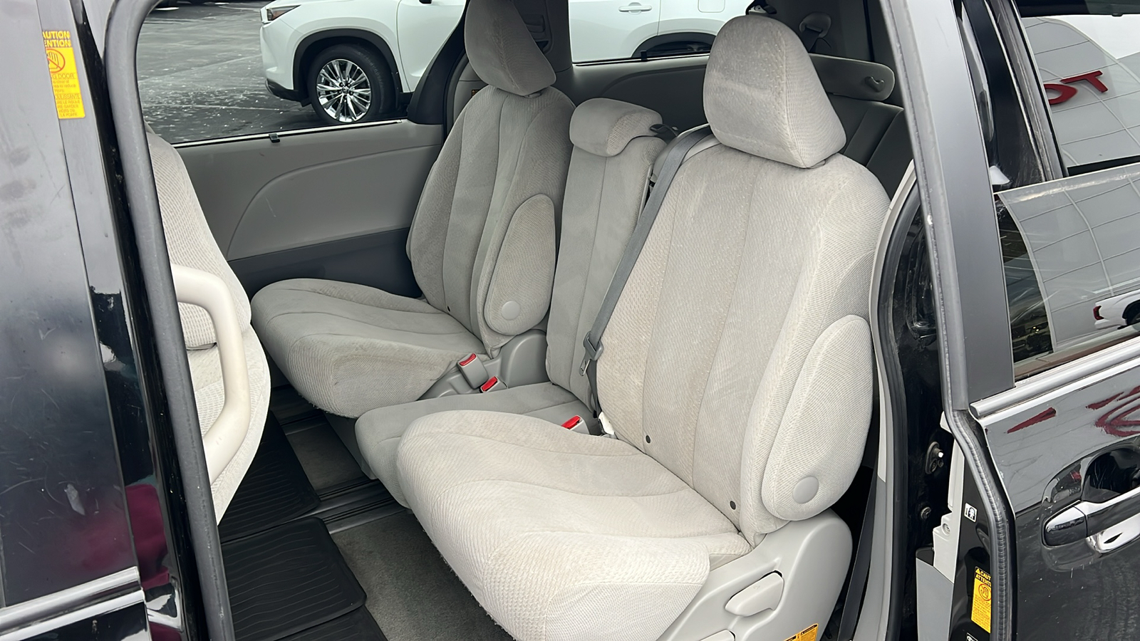 2014 Toyota Sienna LE 25