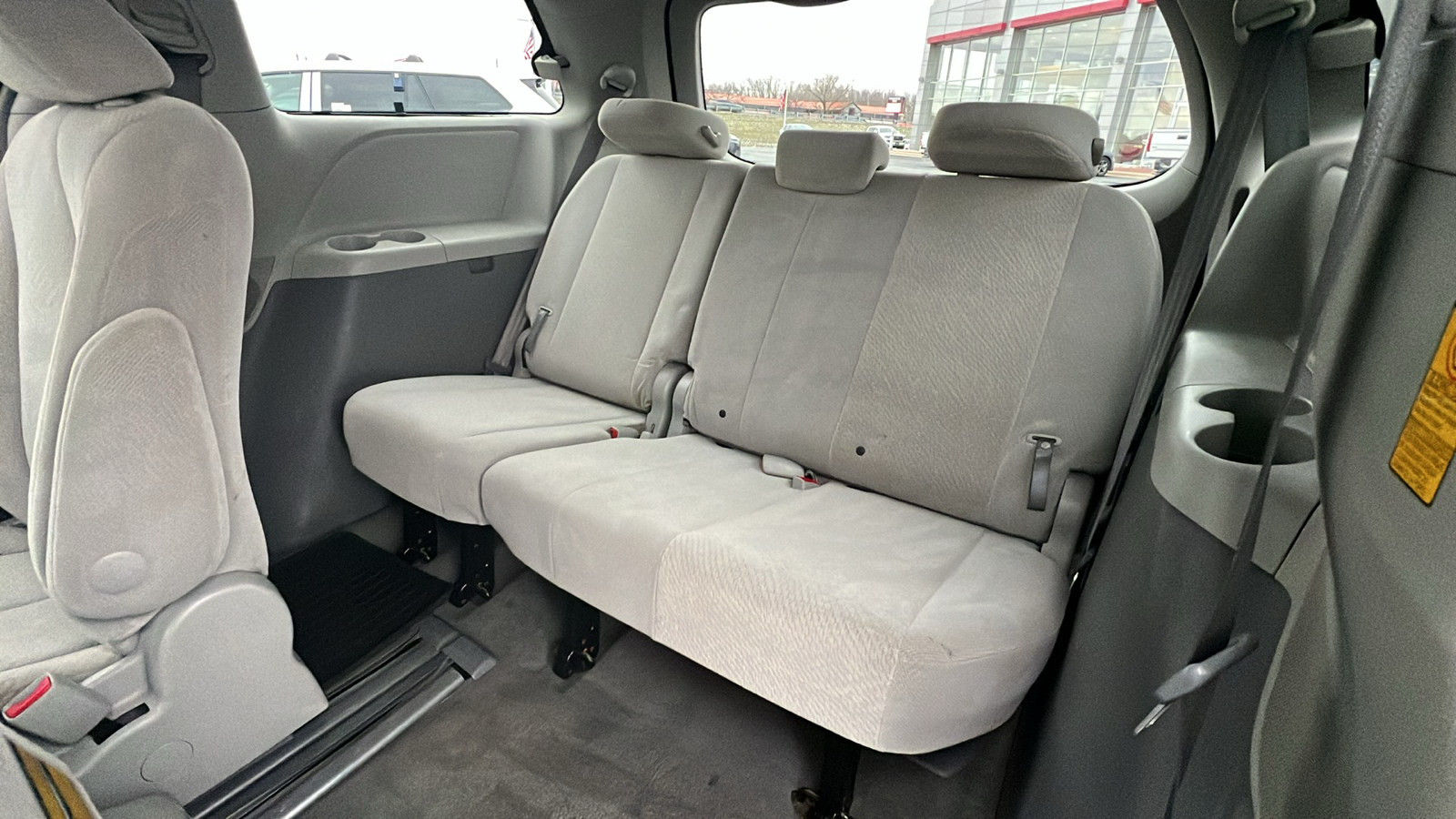 2014 Toyota Sienna LE 28