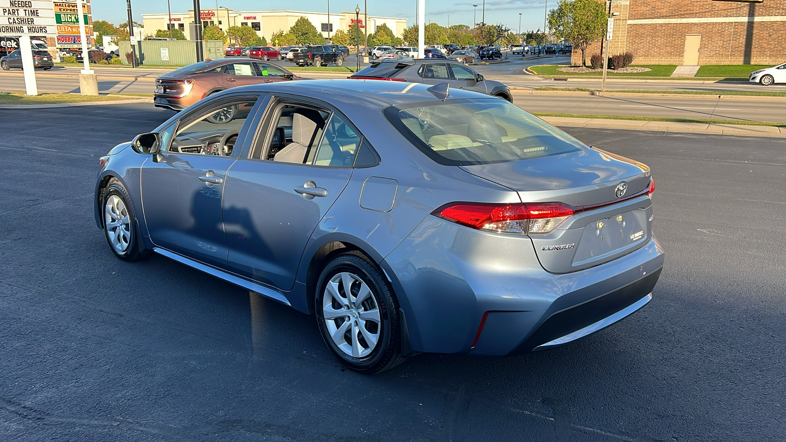 2022 Toyota Corolla LE 5