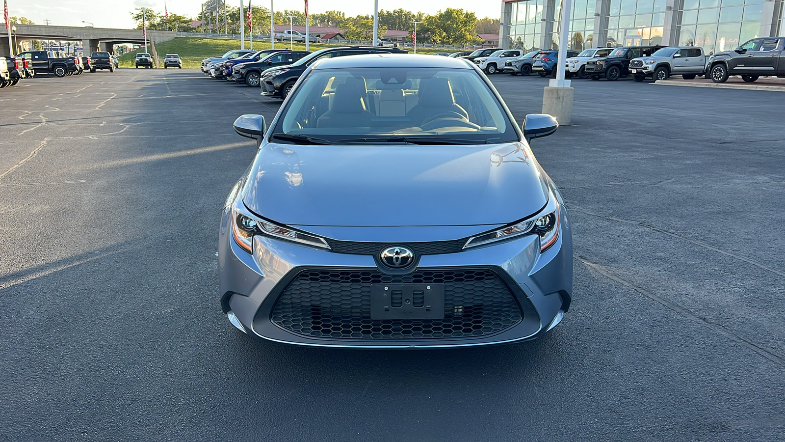 2022 Toyota Corolla LE 28