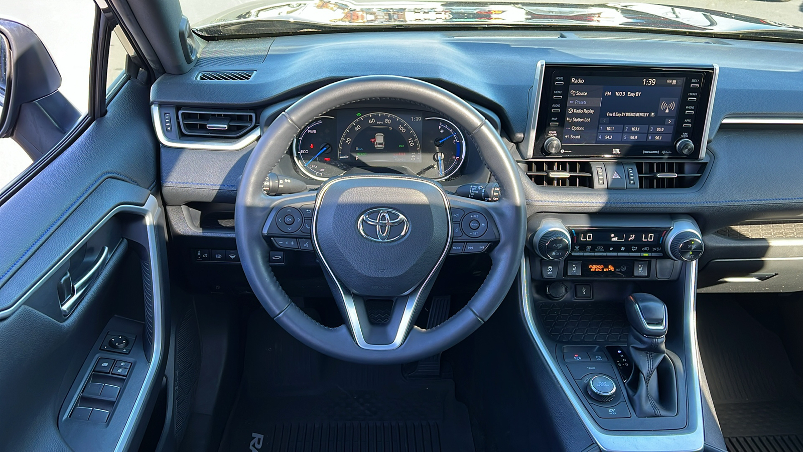 2020 Toyota RAV4 Hybrid XSE 9