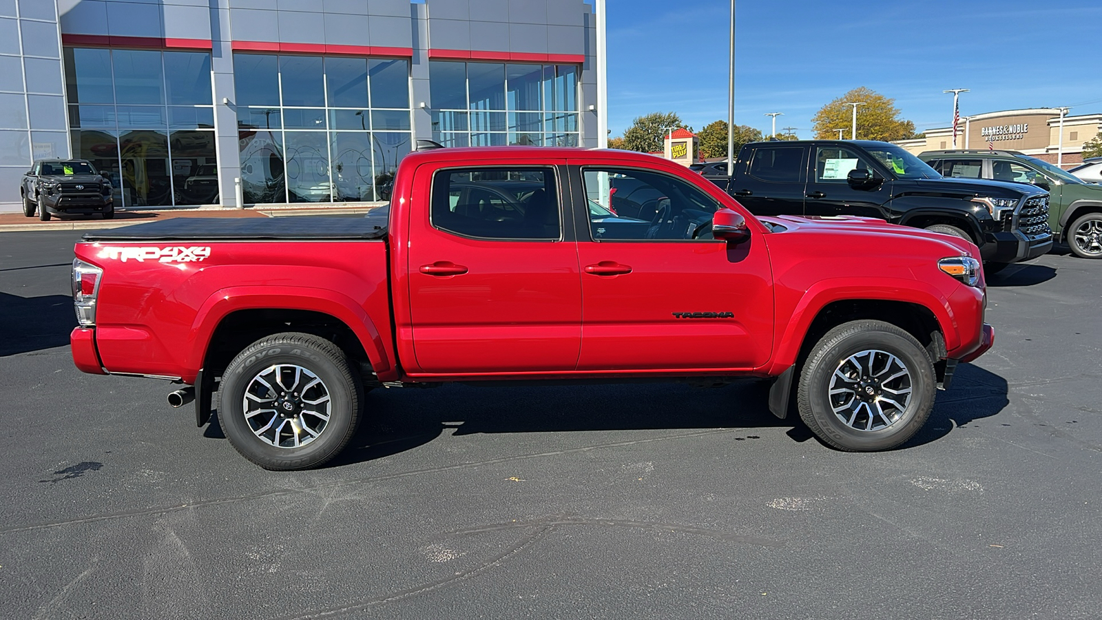 2022 Toyota Tacoma TRD Sport 2