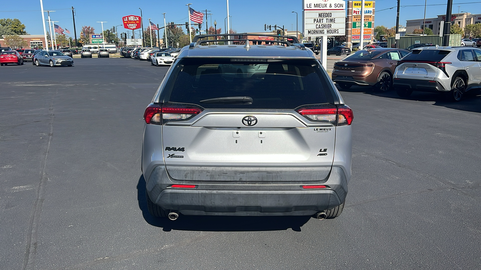 2021 Toyota RAV4 LE 4