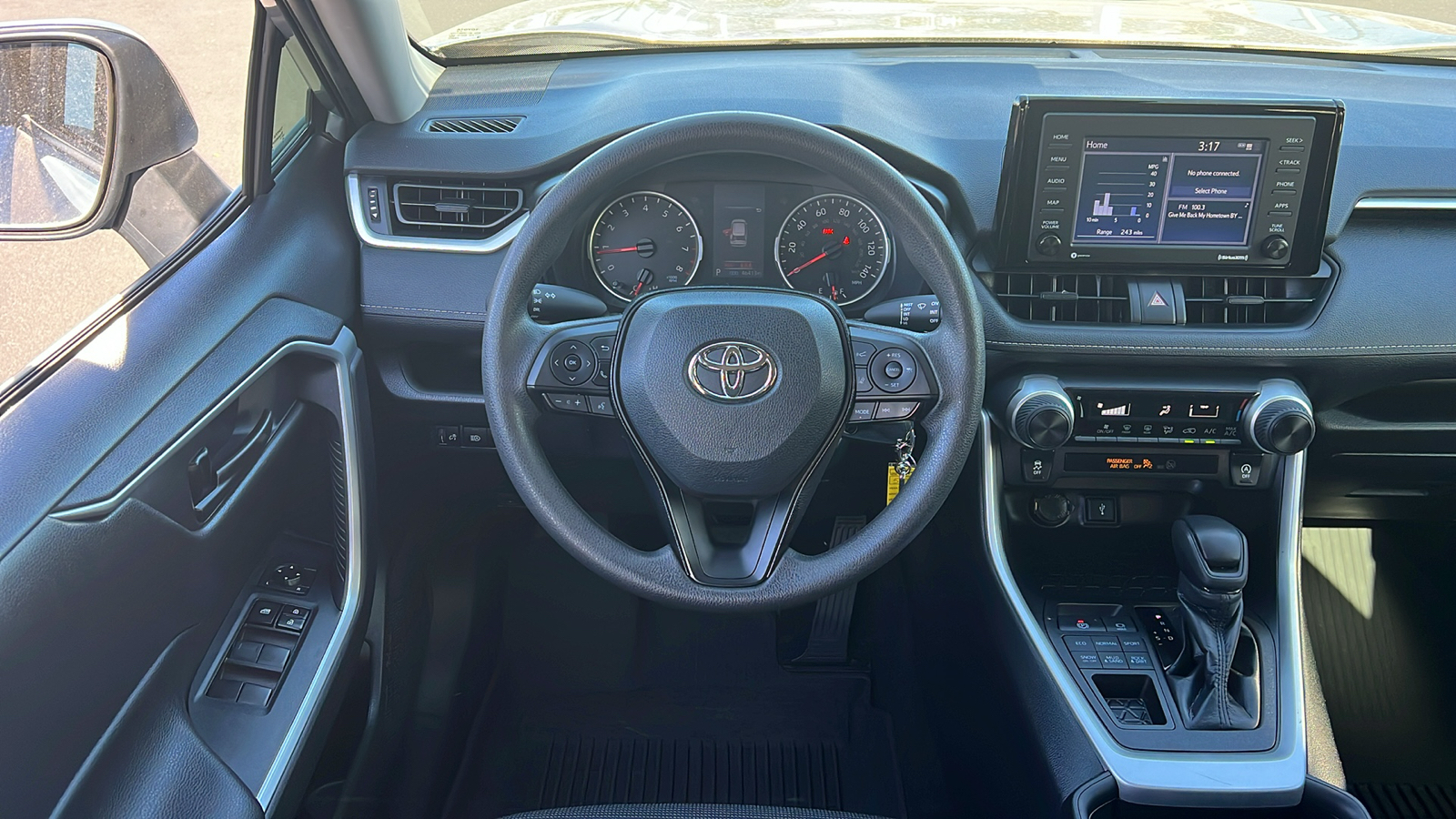 2021 Toyota RAV4 LE 9