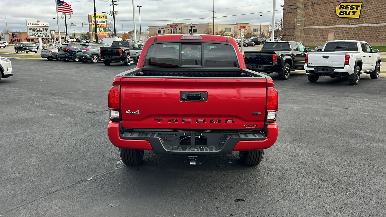 2022 Toyota Tacoma SR 4