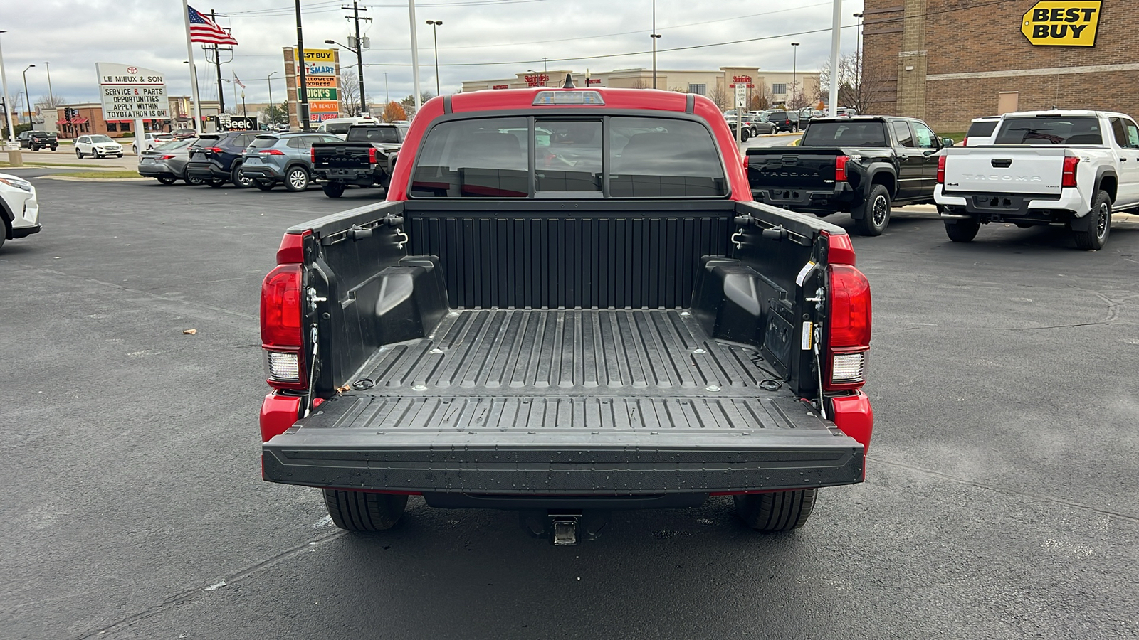 2022 Toyota Tacoma SR 26