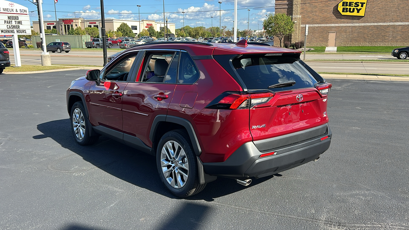 2024 Toyota RAV4 XLE Premium 5