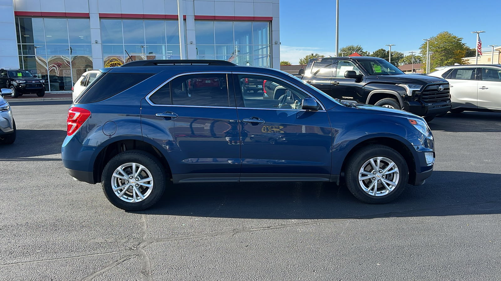 2017 Chevrolet Equinox LT 2